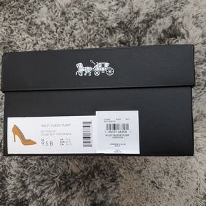 Coach Yellow Pumps Size 9.5
